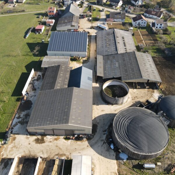 Le-GAEC-de-Charlemagne-installation-de-panneaux-solaires-l-Silicéo