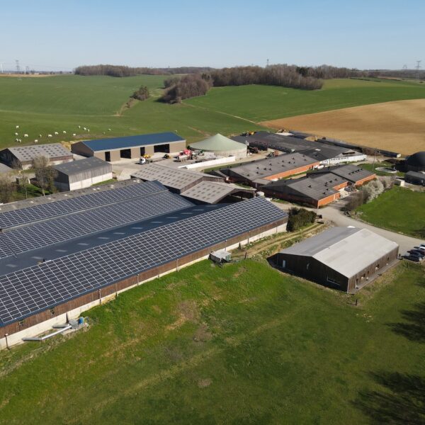 Prez-08-Hangar-agricole-Professionnel-panneaux-photovoltaïques-500-kWc-GAEC-Demorgny-l-Silicéo.